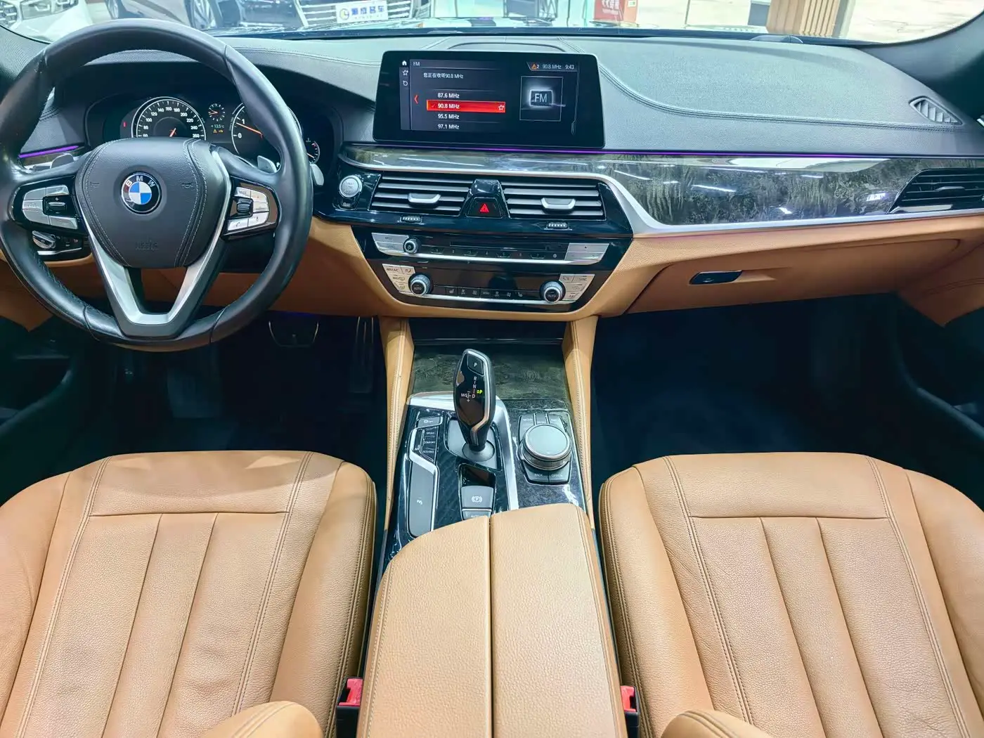 BMW 5 Series 2018 — Photo 8/16