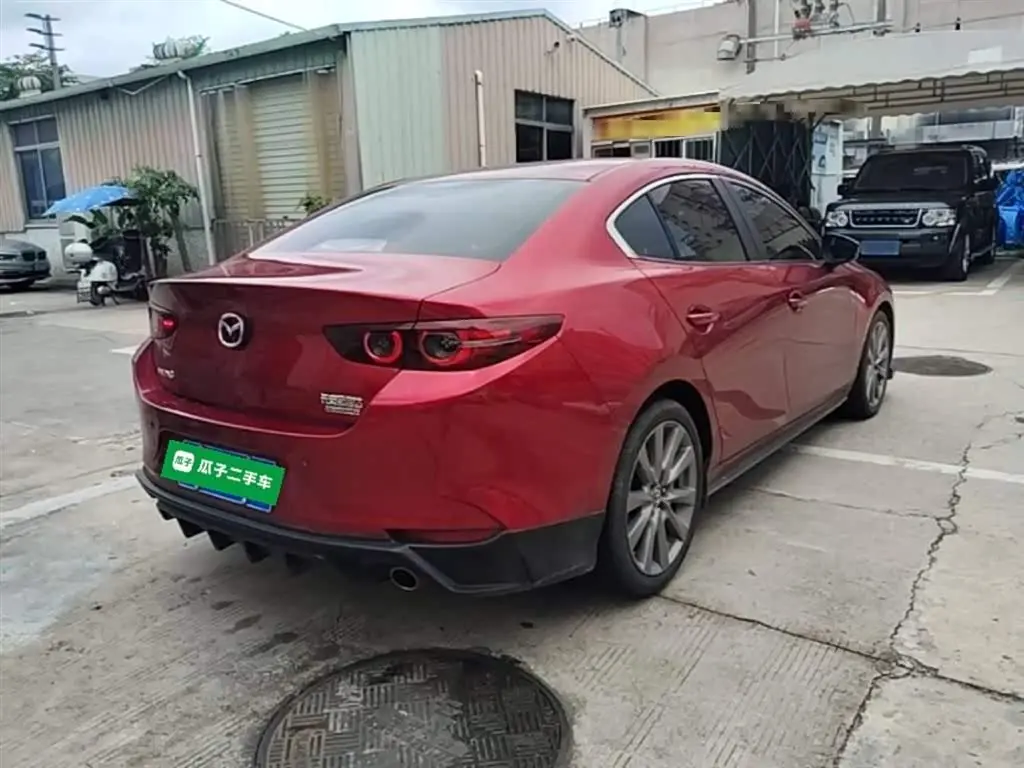 Mazda Mazda3 Axela 2023 — Photo 7/20