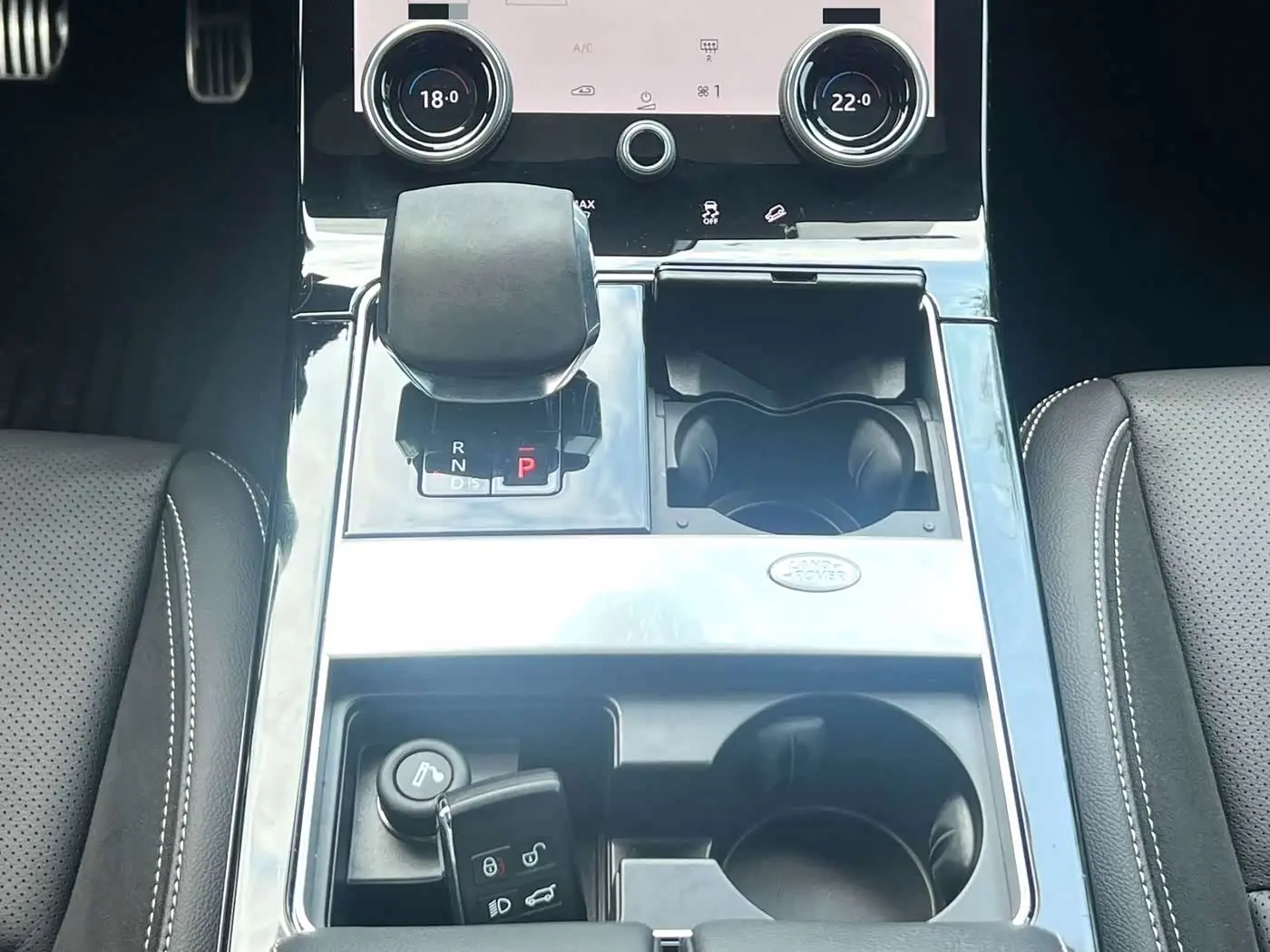 Land Rover Range Rover Velar 2021 — Фото 9/12
