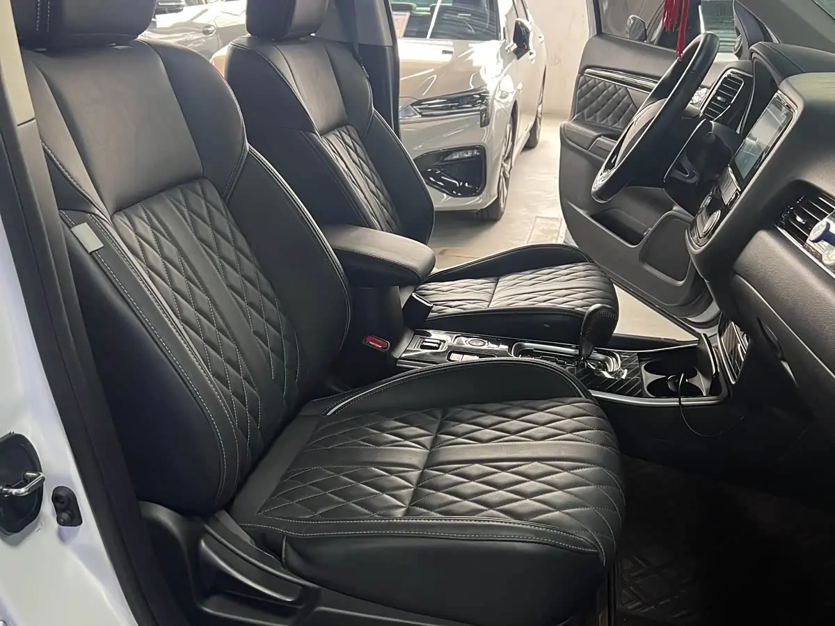 Mitsubishi Outlander 2021 — Şəkil 11/19