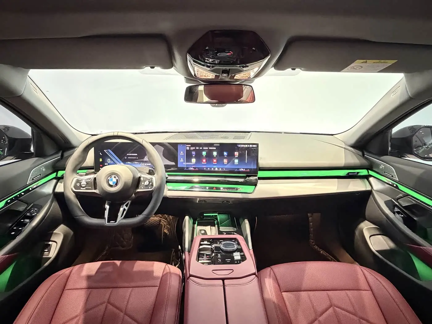 BMW 5 Series 2025 — Photo 9/20