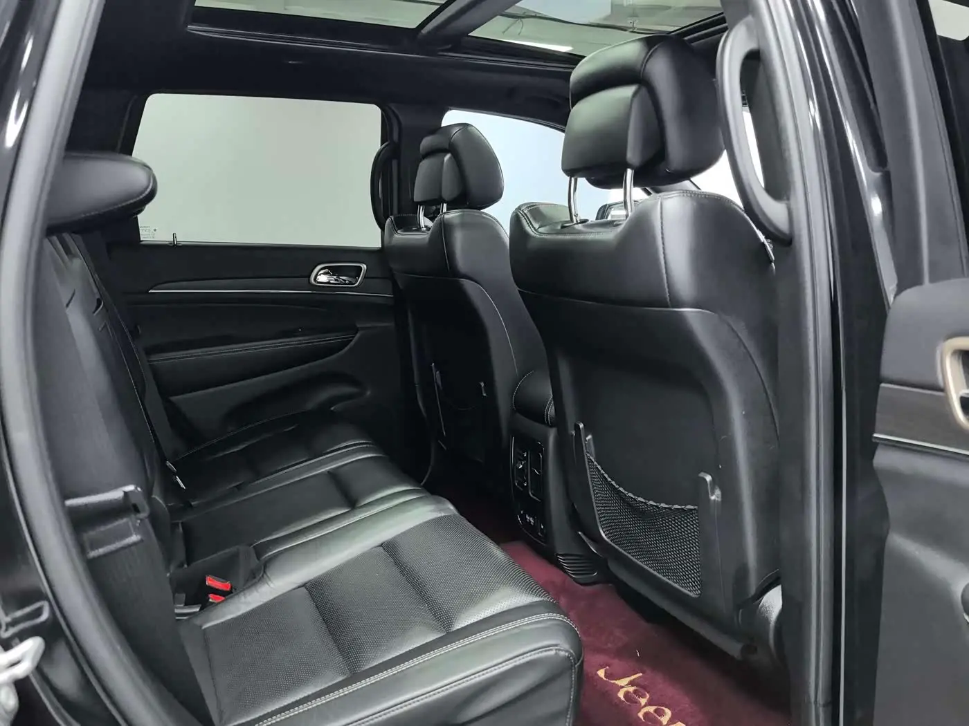 Jeep Grand Cherokee 2017 — Photo 7/16