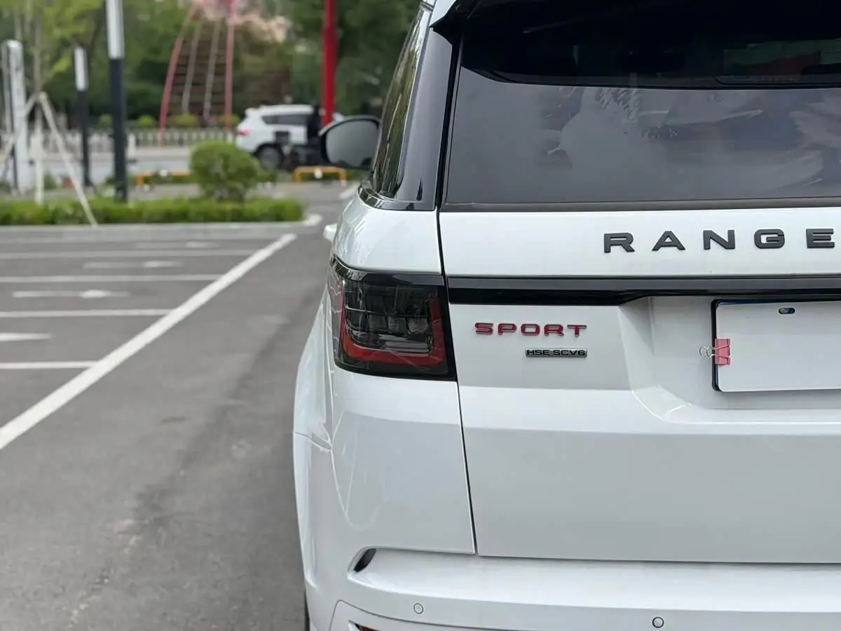 Land Rover Range Rover Sport 2017 — Photo 13/18