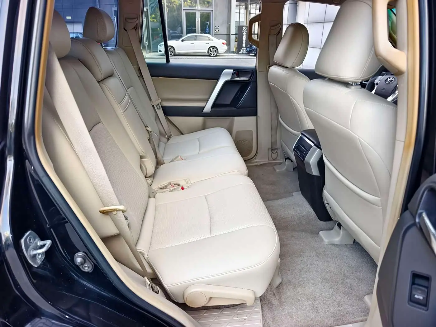 Toyota Prado 2011 — Şəkil 12/20
