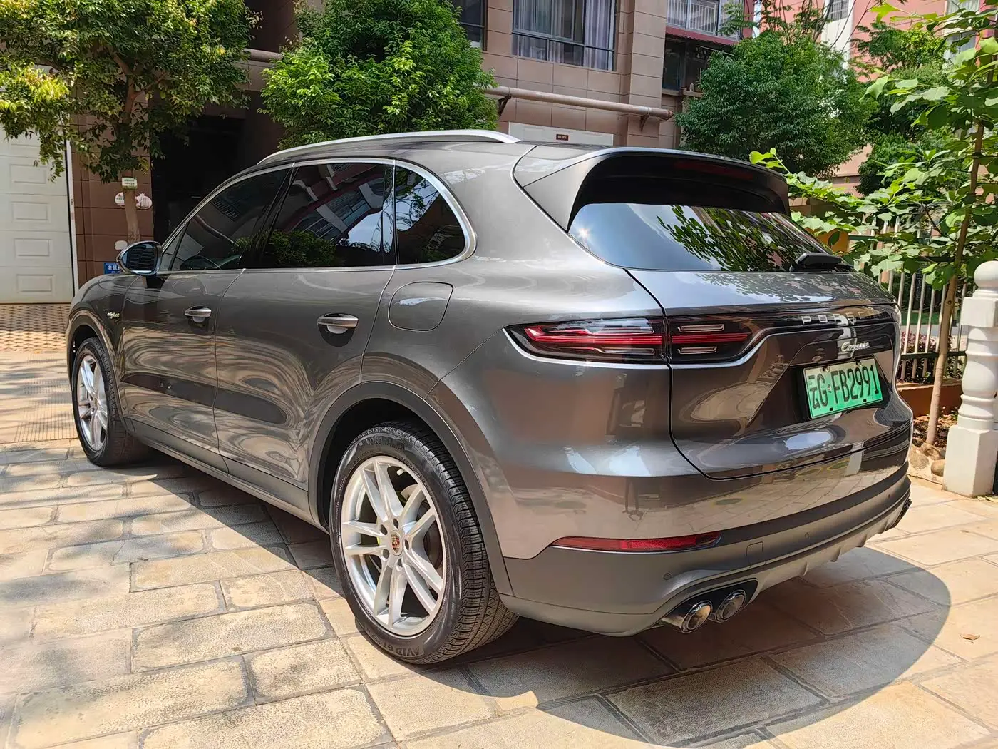 Porsche Cayenne New Energy 2021 — Photo 4/20
