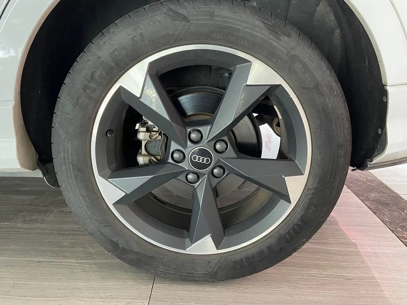 Audi Q3 2023 — Şəkil 10/20