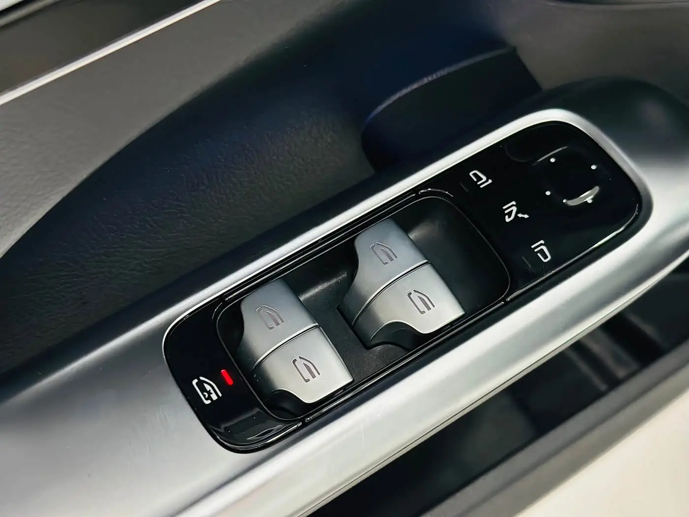 Mercedes-Benz C-Class 2024 — Фото 13/17