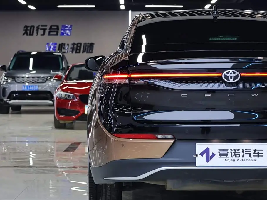 Toyota Crown SportCross 2024 — Photo 7/20