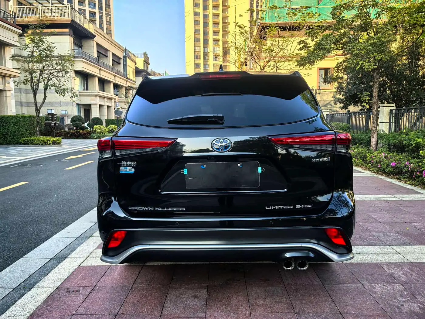 Toyota Crown Kluger 2022 — Photo 6/18
