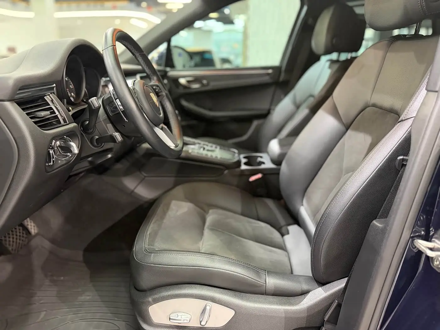 Porsche Macan 2019 — Фото 4/16