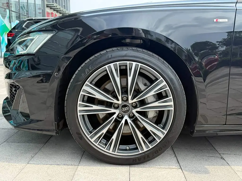 Audi A6L 2023 — Фото 11/20