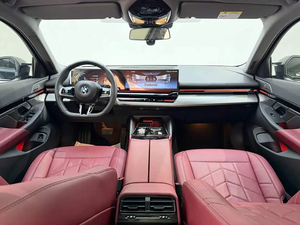 BMW 5 Series 2024 — Photo 13/20