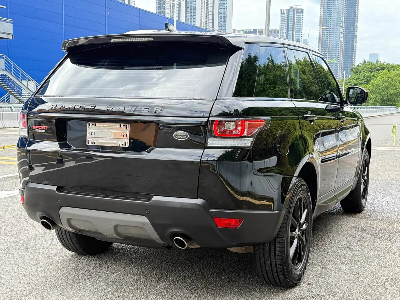Land Rover Range Rover Sport 2018 — Photo 16/16