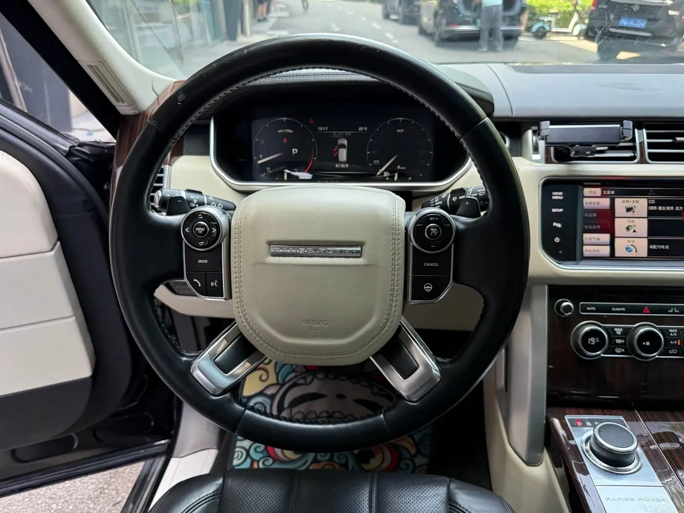 Land Rover Range Rover 2014 — Photo 17/20