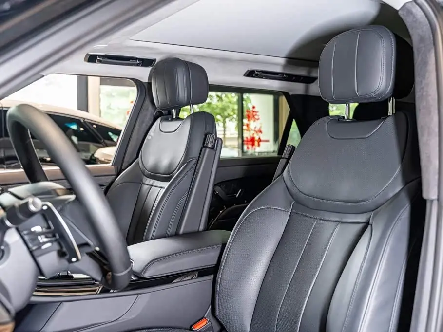 Land Rover Range Rover Sport PHEV 2025 — Photo 8/19