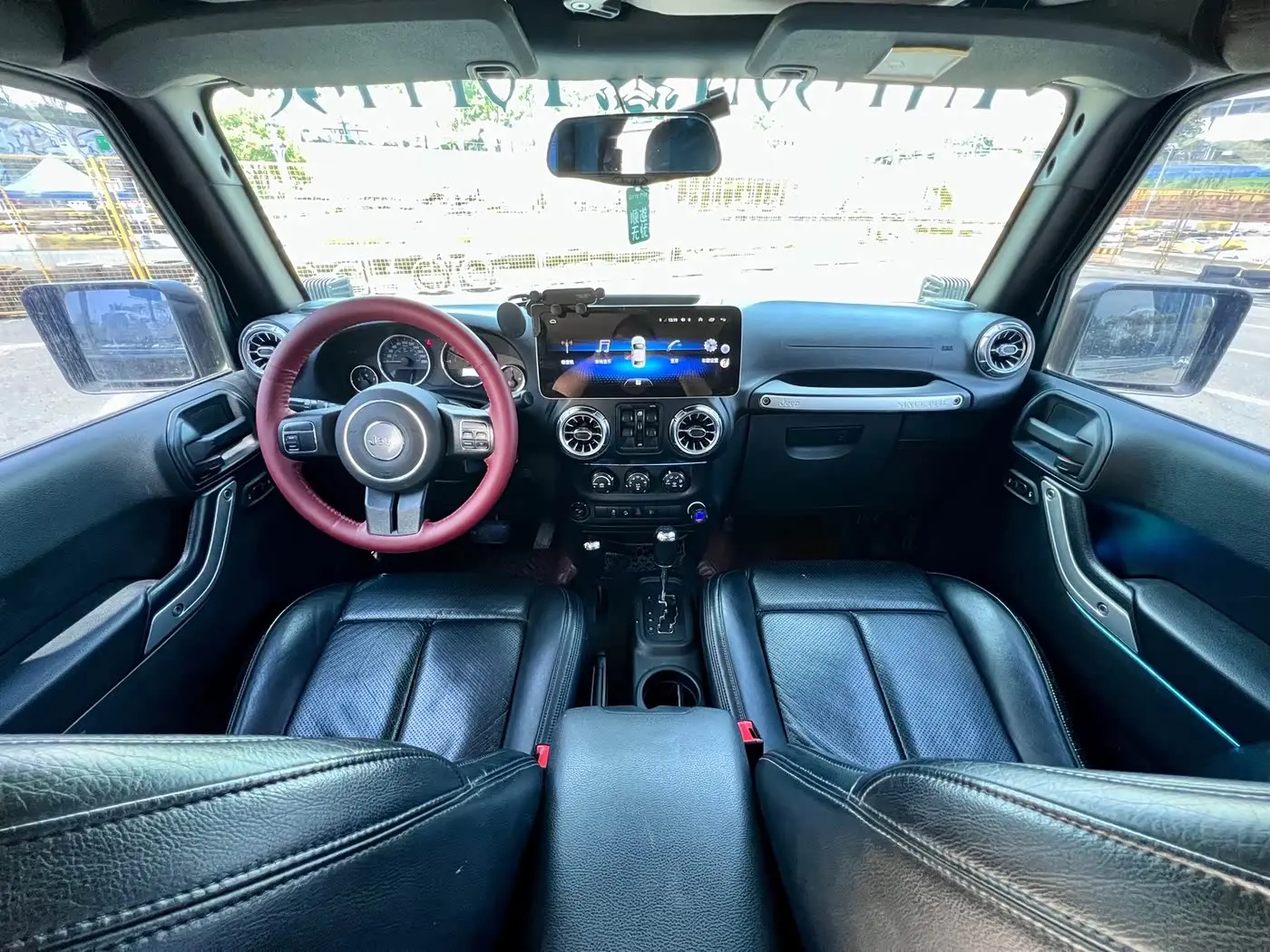 Jeep Wrangler 2016 — Photo 9/14