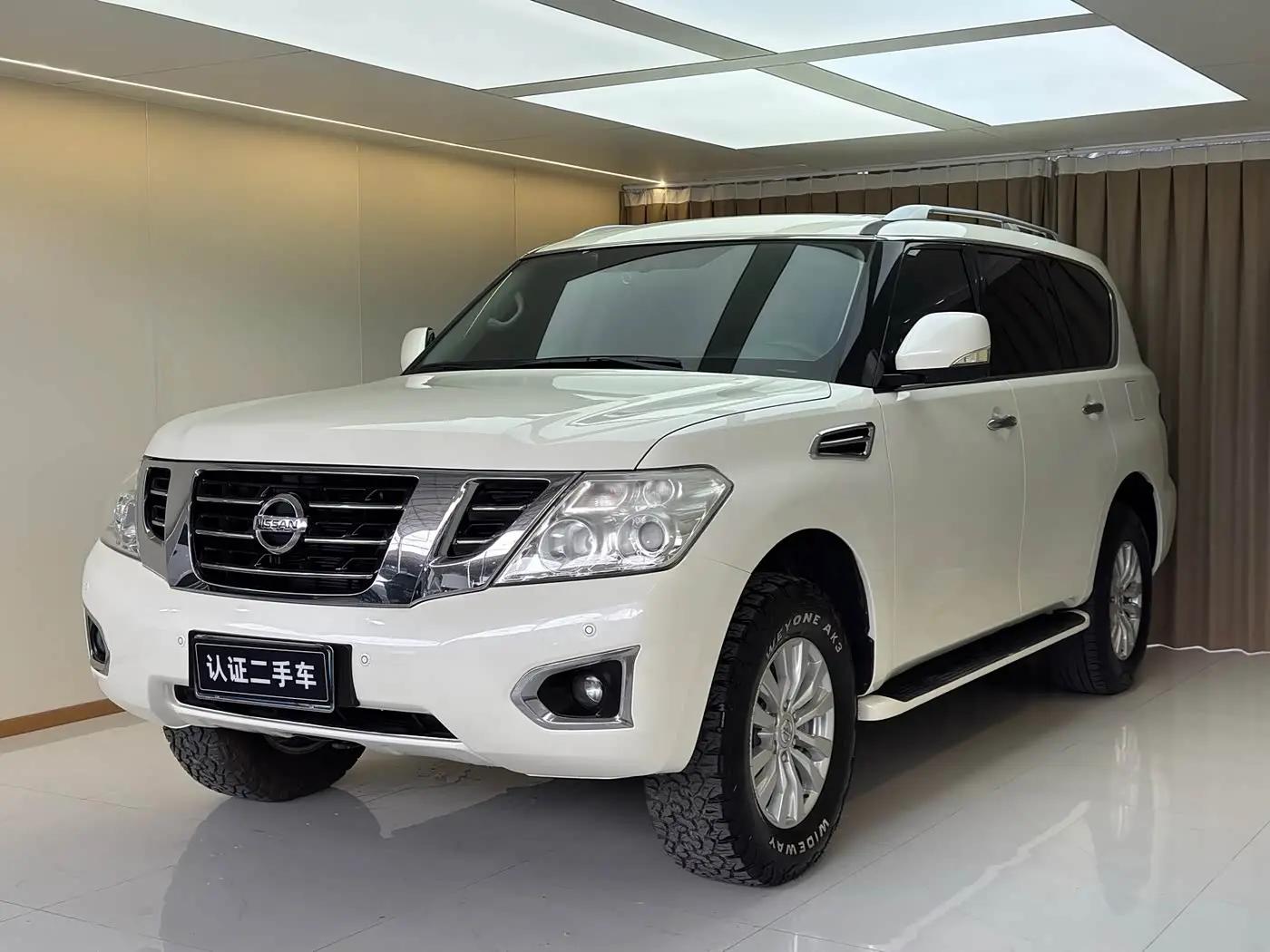 Nissan Patrol 2018 — Фото 1/20