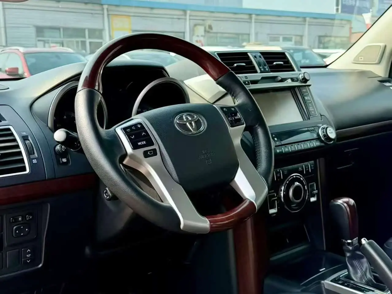 Toyota Prado 2017 — Şəkil 3/9