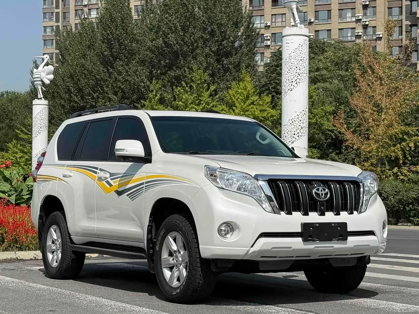 Toyota Prado 2017 — Photo 3/19