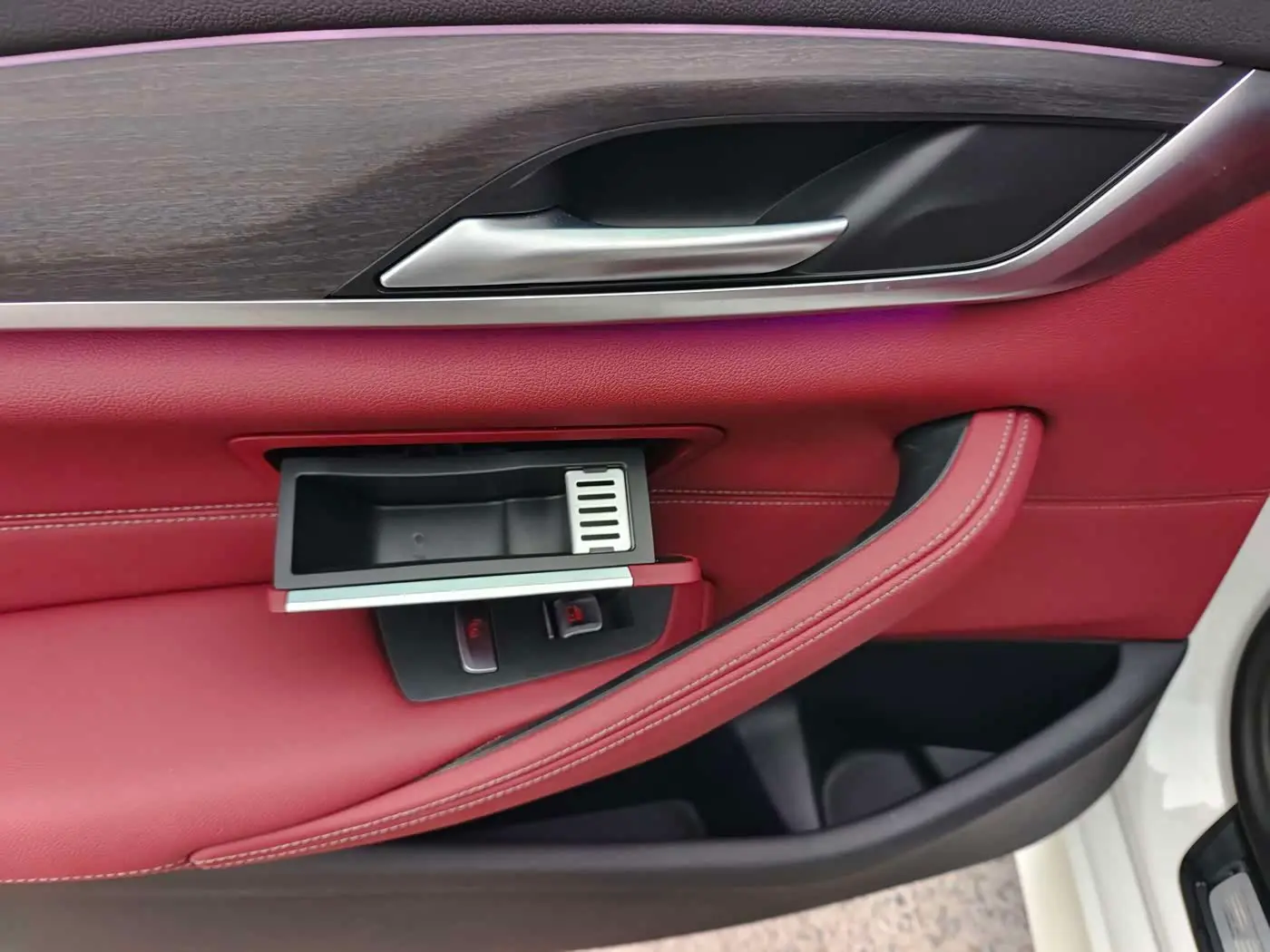 BMW 5 Series 2024 — Photo 13/20