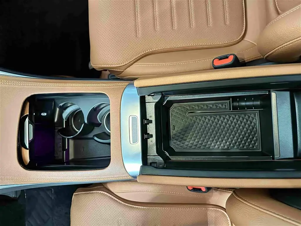 Mercedes-Benz GLC 2025 — Photo 14/20