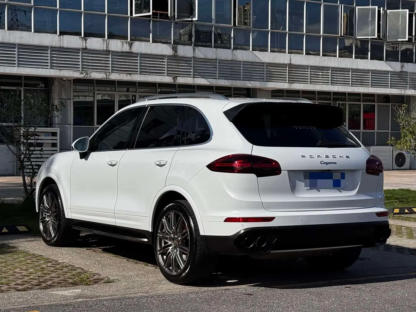 Porsche Cayenne 2016 — Photo 19/20