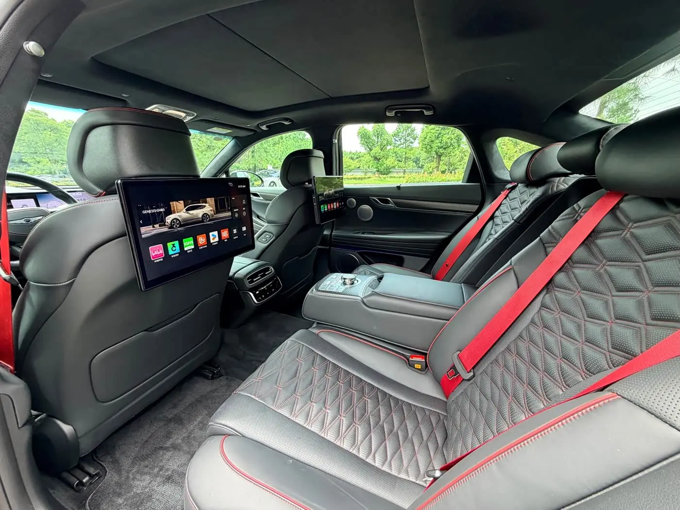 Genesis G80 2024 — Photo 12/20