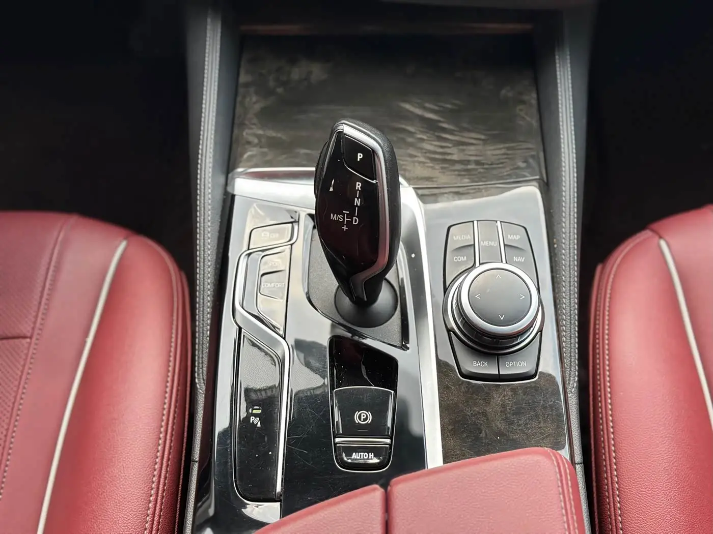 BMW 5 Series 2022 — Photo 12/20