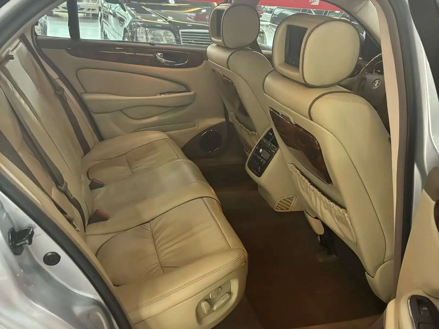 Jaguar XJ 2007 — Şəkil 4/9