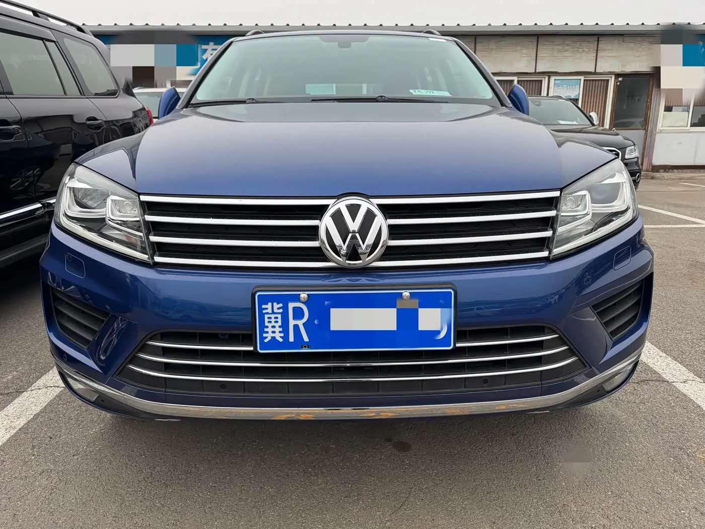 Volkswagen Touareg 2017 — ფოტო 2/20