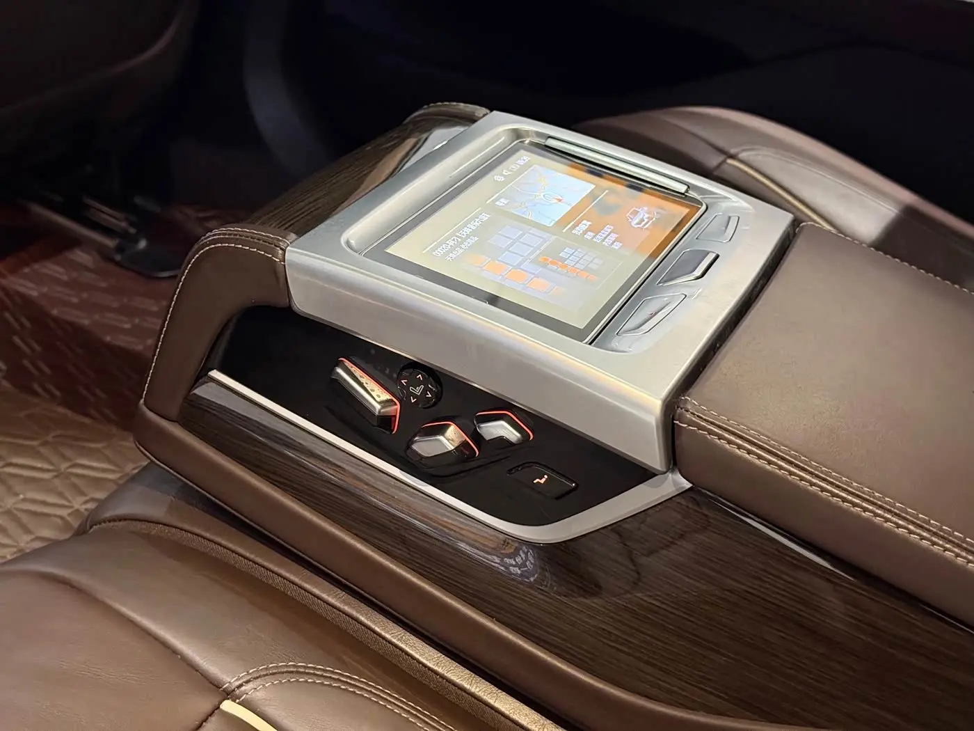 BMW 7 Series 2020 — Photo 11/18