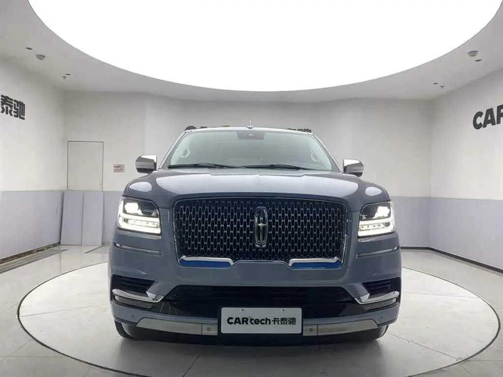 Lincoln Navigator 2023 — Şəkil 3/20