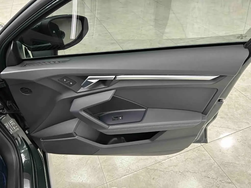 Audi A3 2023 — Фото 17/20