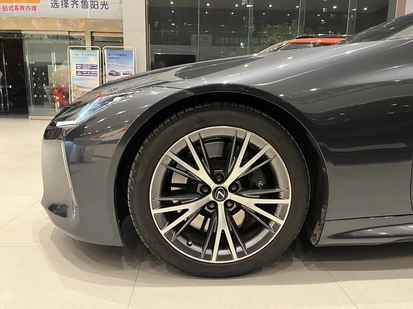 Lexus LC 2019 — Photo 5/15