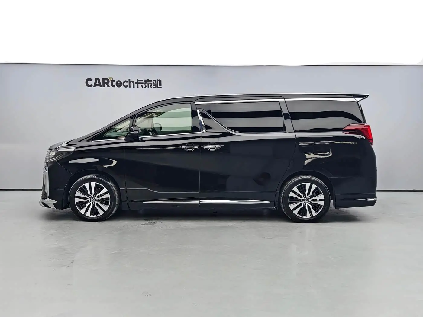 Toyota Alphard 2019 — Photo 3/20