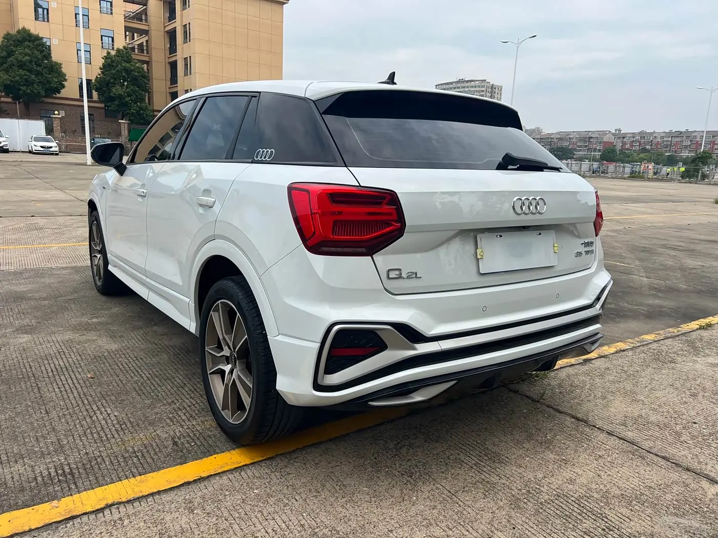 Audi Q2L 2022 — Photo 11/13