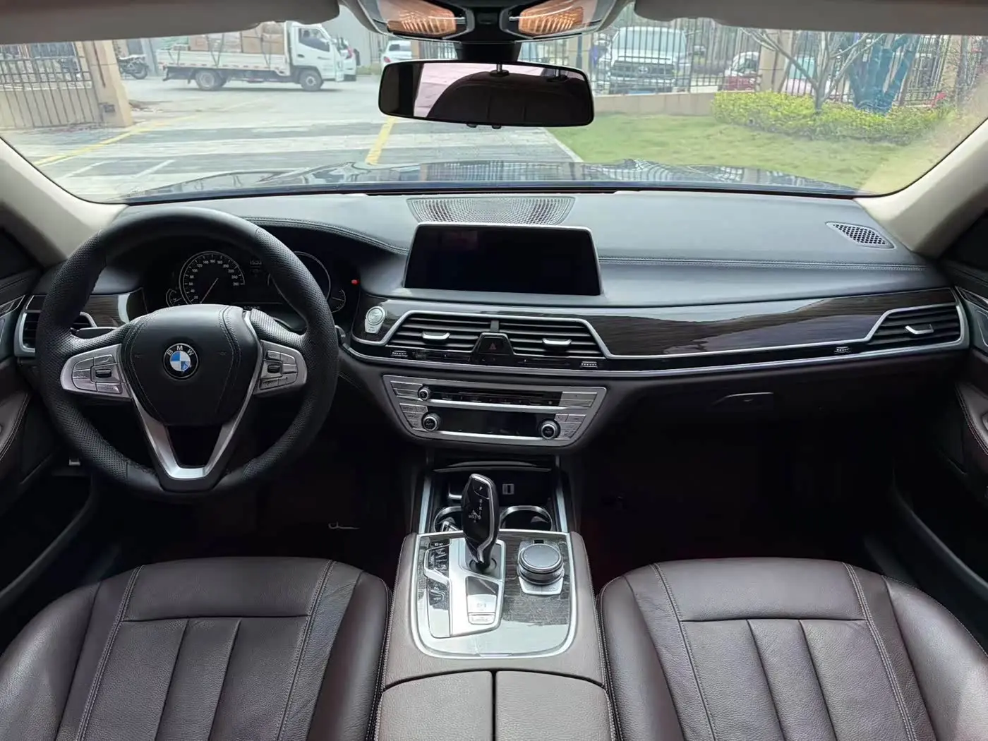 BMW 7 Series 2017 — Photo 7/9