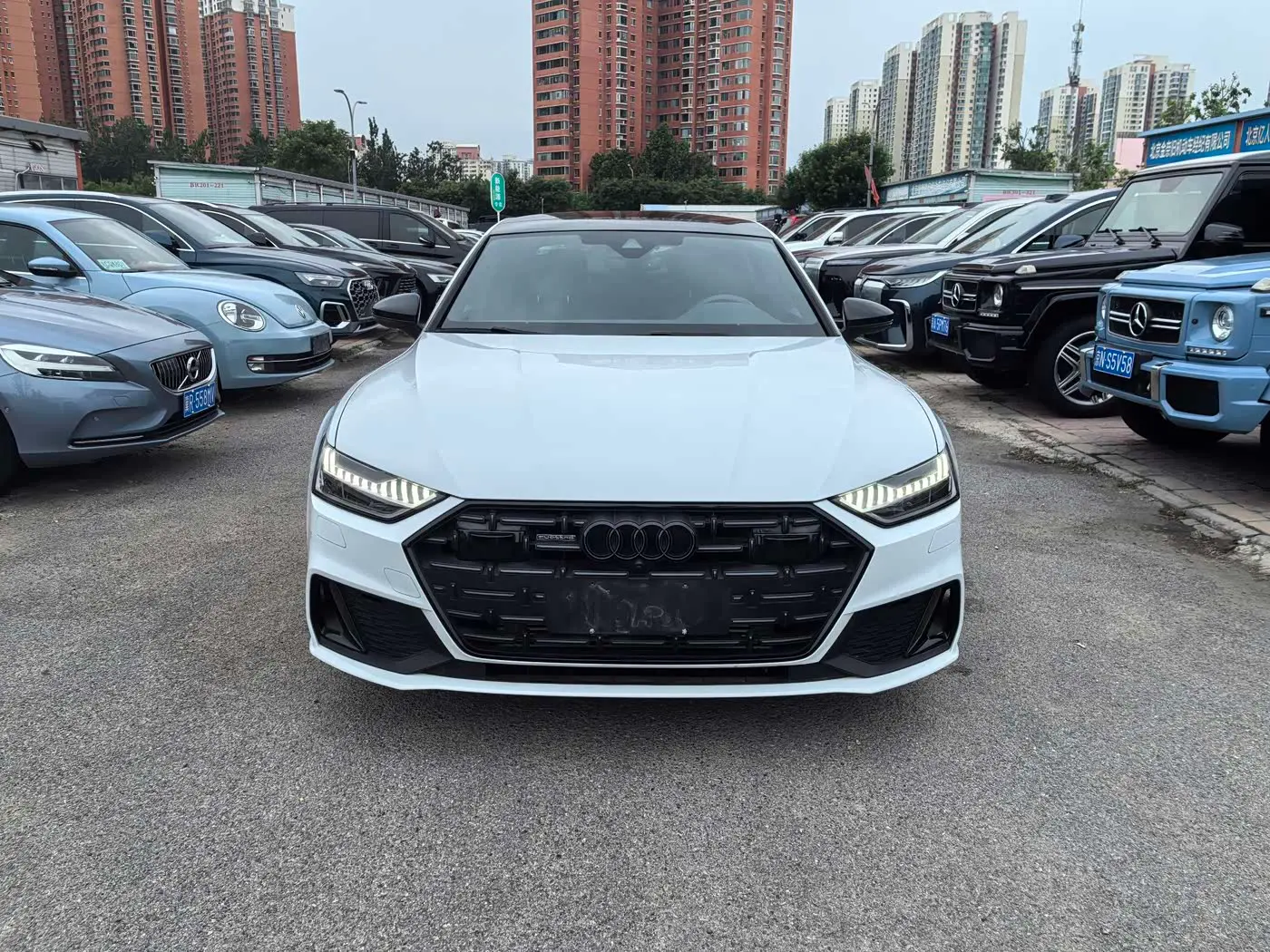 Audi A7L 2025 — Photo 2/20