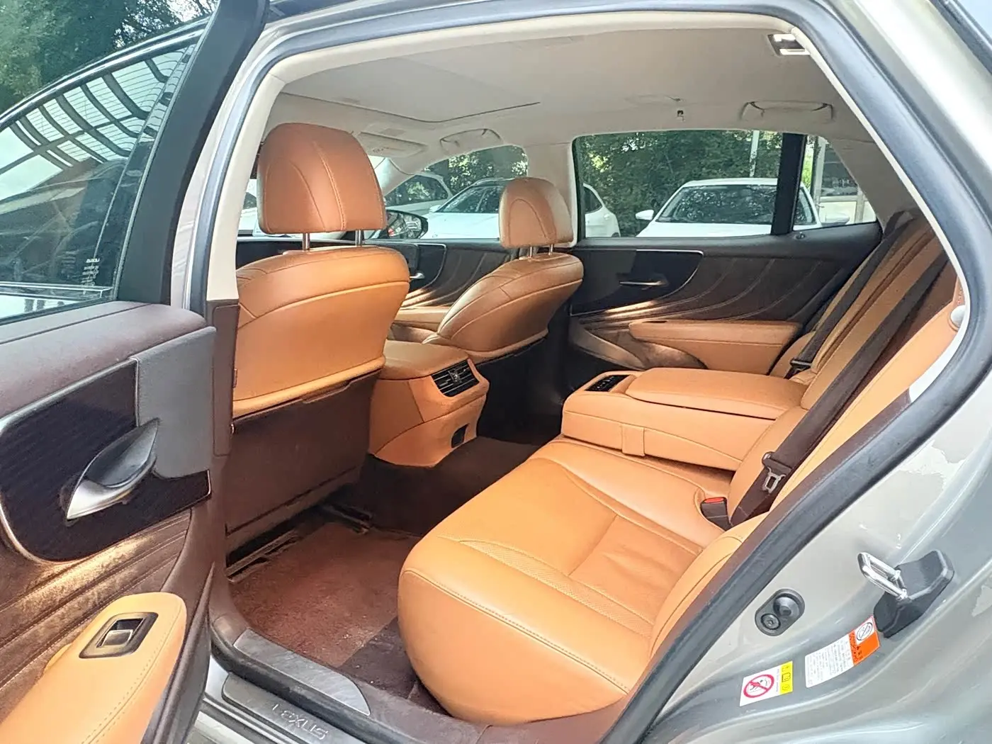 Lexus LS 2019 — Photo 5/9