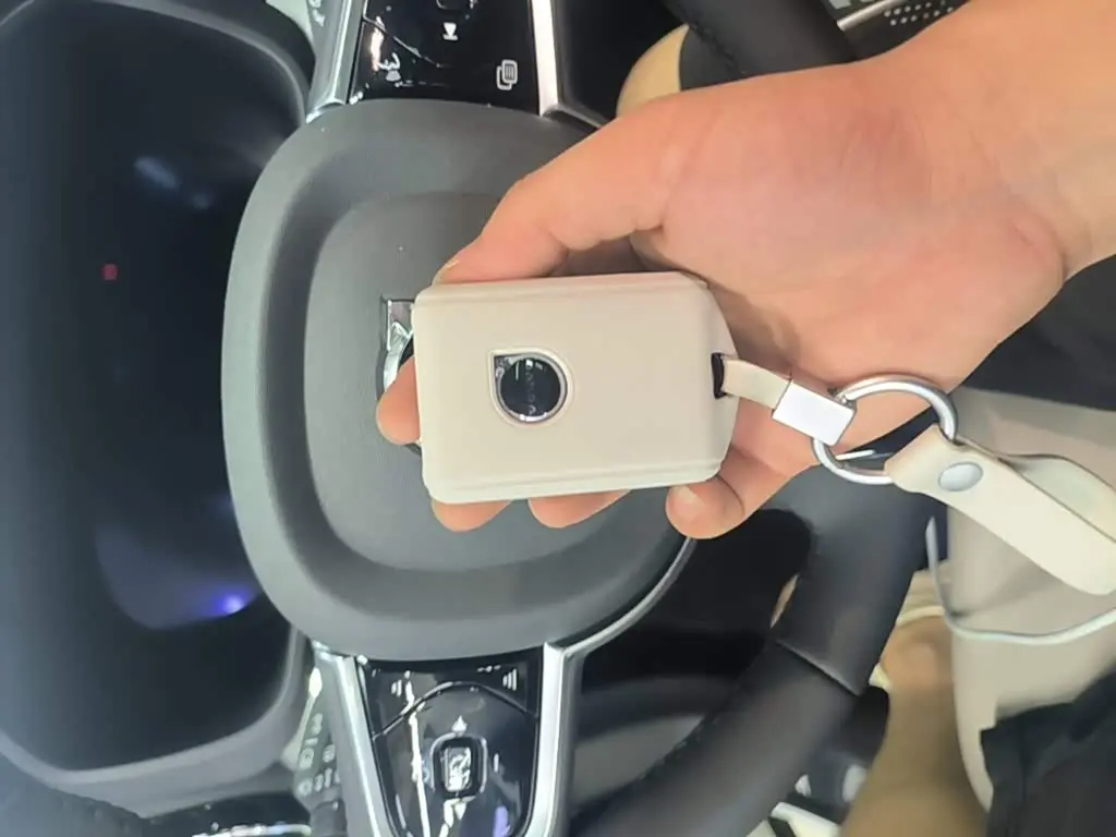 Volvo XC60 2026 — Photo 9/20