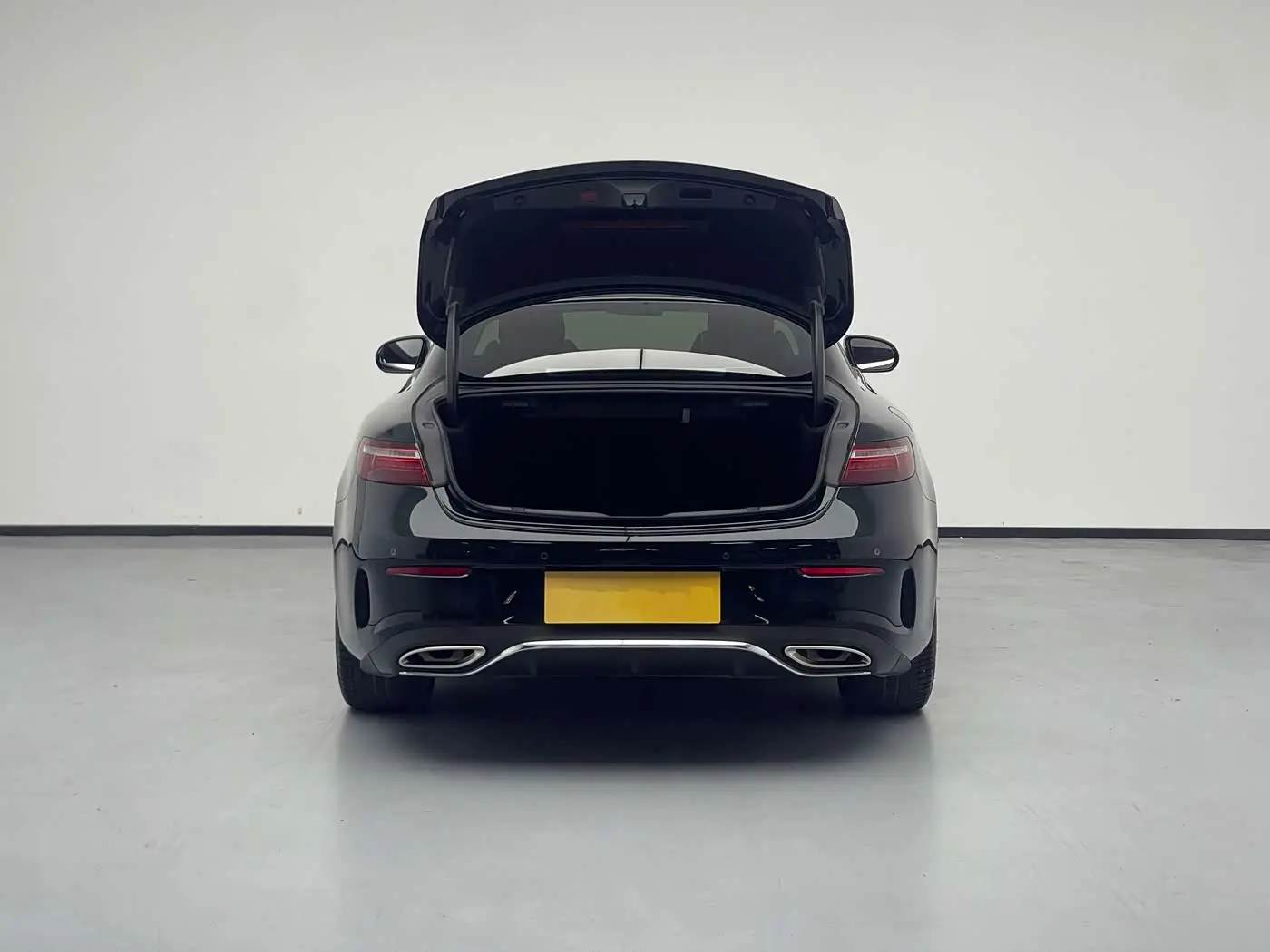 Mercedes-Benz E-Class 2022 — Photo 4/20