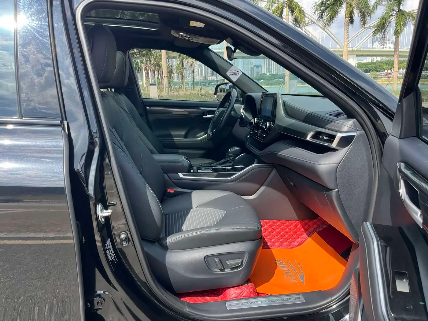 Toyota Crown Kluger 2024 — Photo 19/20