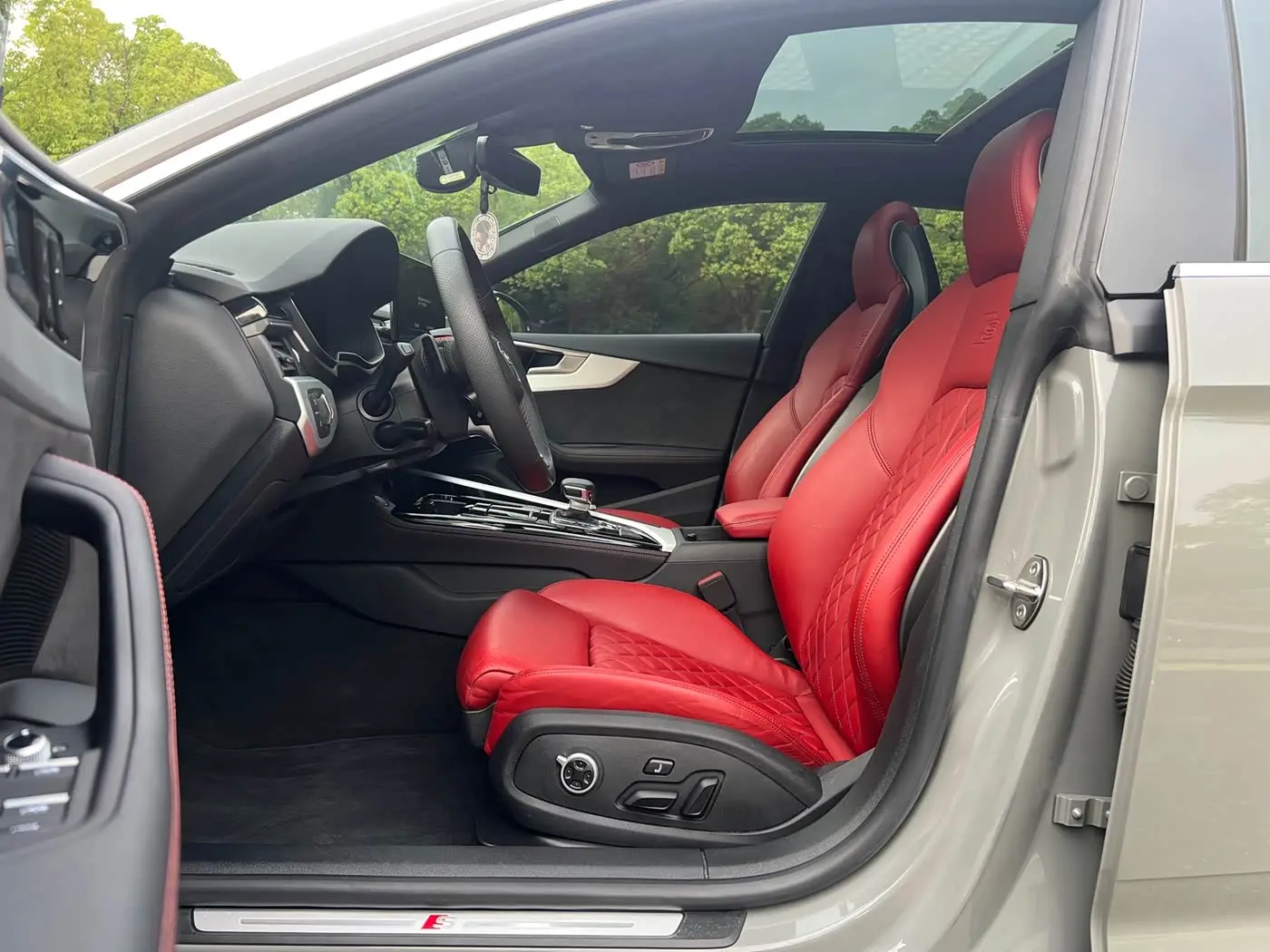 Audi S5 2021 — Photo 6/16