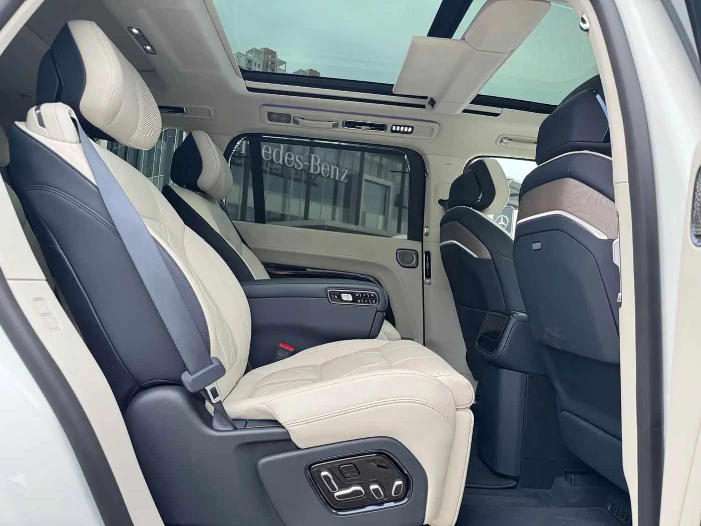 ZEEKR 9X 2025 — Photo 13/20