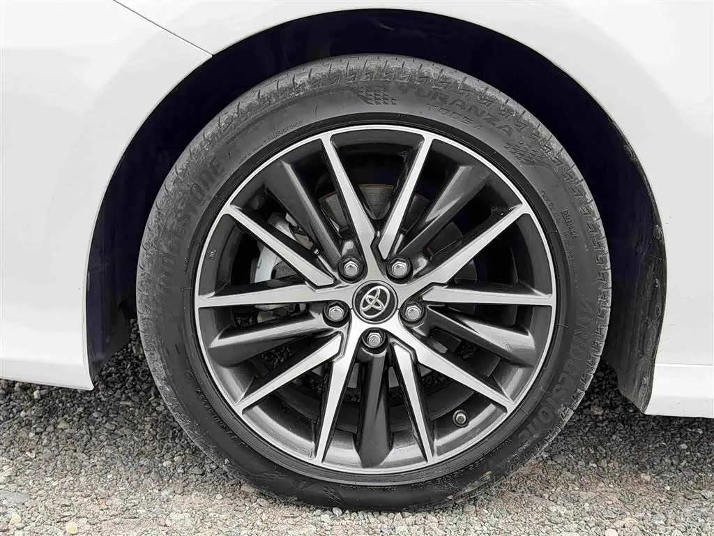 Toyota Camry 2022 — Фото 14/17
