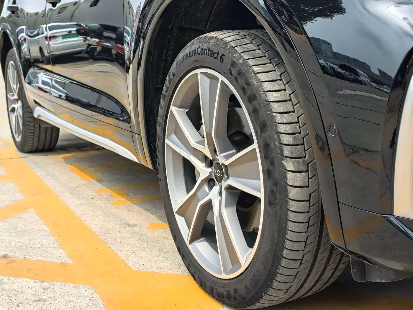 Audi Q5L 2021 — Şəkil 13/20