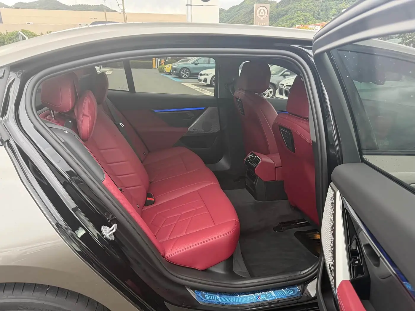 BMW 5 Series 2026 — Photo 16/17