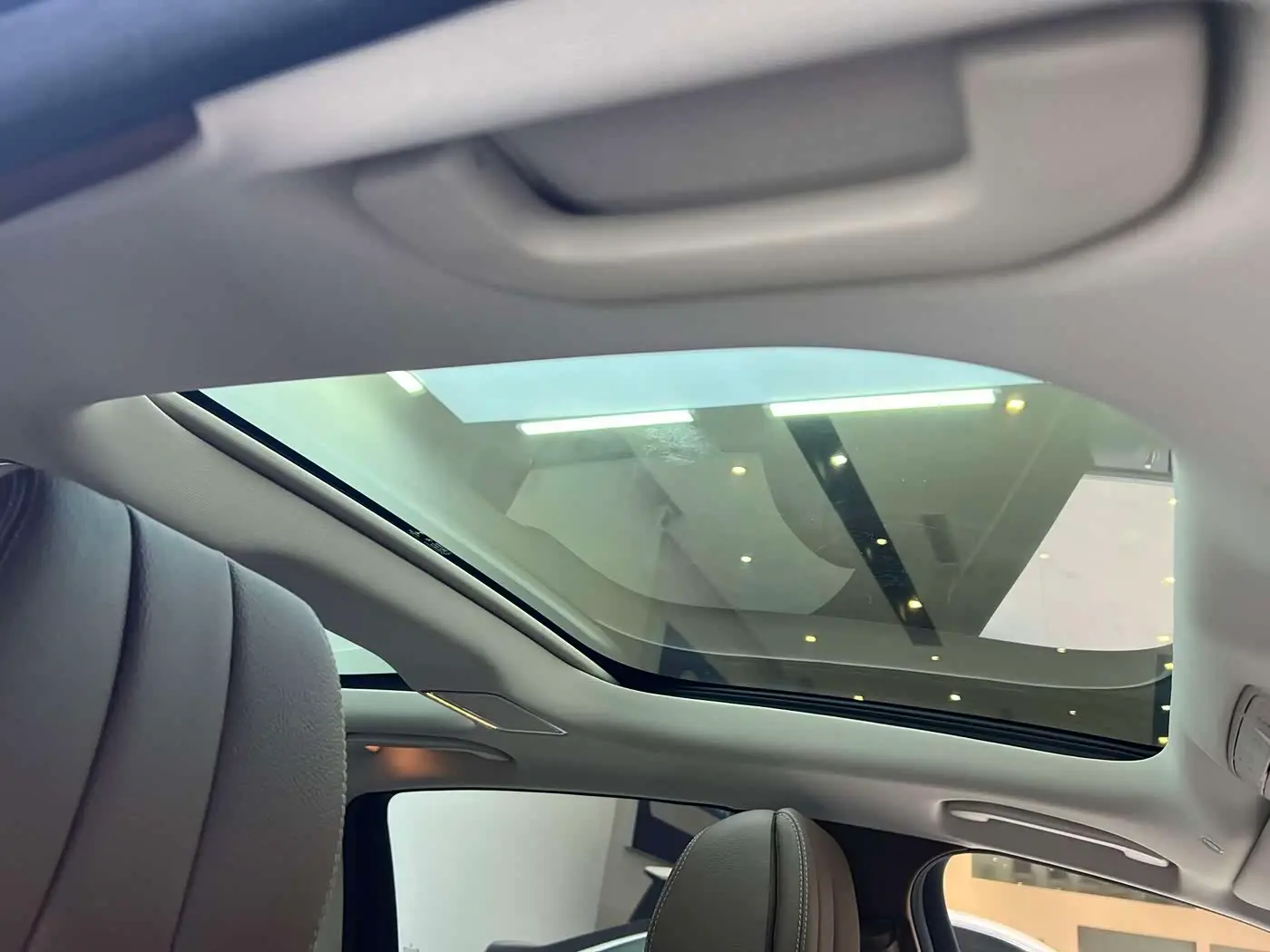 Mercedes-Benz E-Class 2022 — Фото 12/15