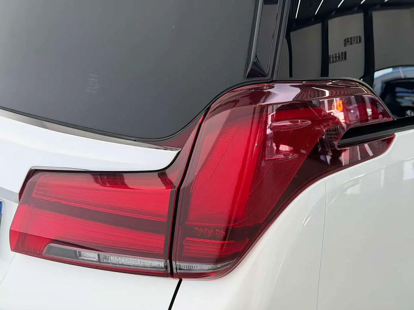 Toyota Alphard 2020 — Photo 8/12