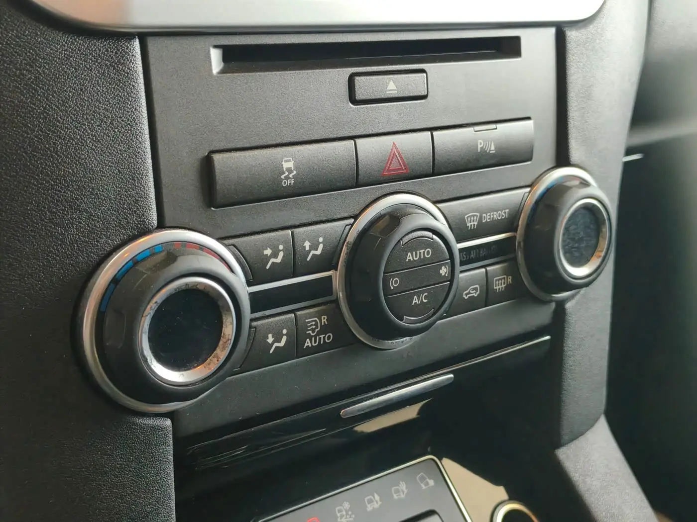 Land Rover Discovery 2016 — Şəkil 15/20